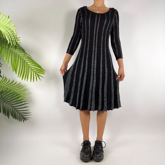 Vintage Y2K Black Romantic Grunge Whimsigoth Metallic Pleated Midi Dress / M - Picture 3 of 5